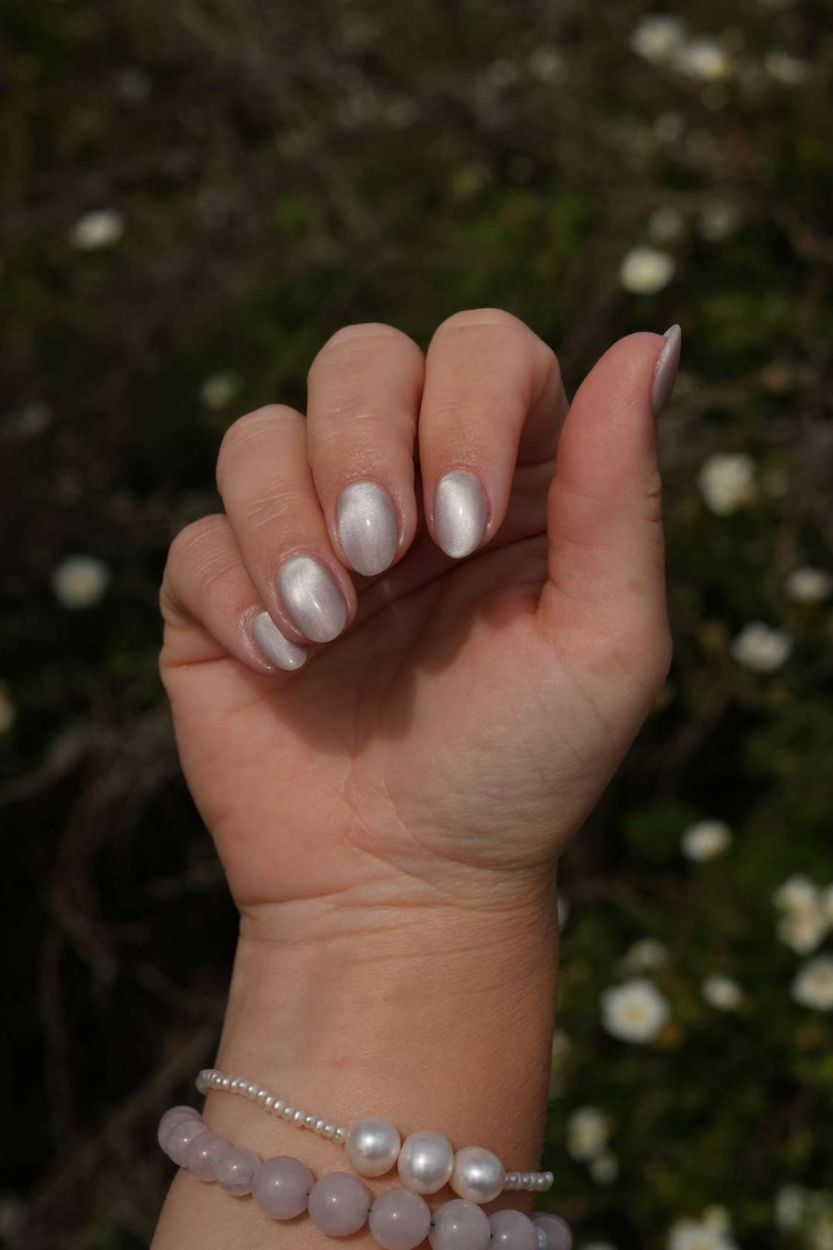 Moon Cat Eye · 550 – Gel Polish Cat Eye by Nailster, image 3