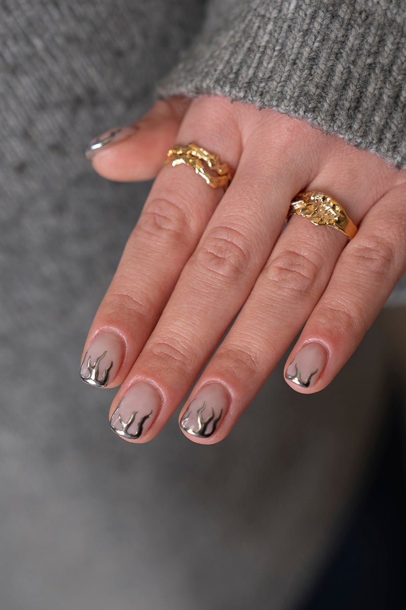 Chrome Flames Look | Nailster Denmark