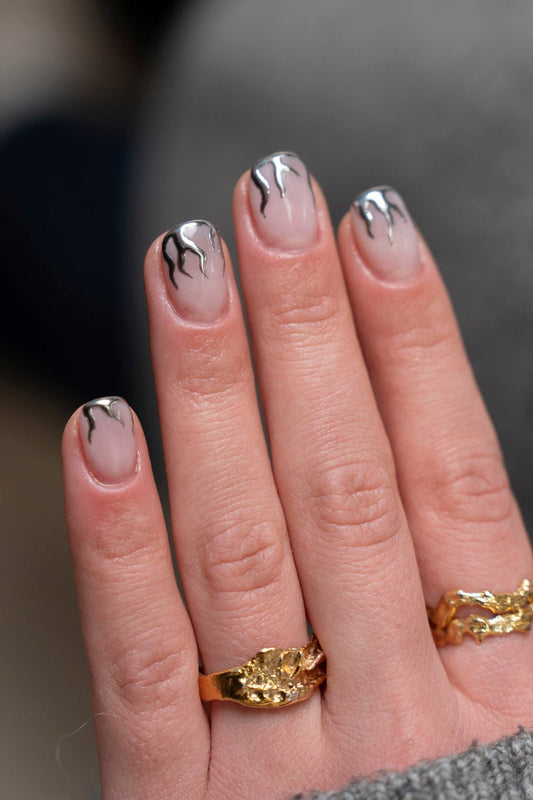 Chrome Flames Look | Nailster Denmark