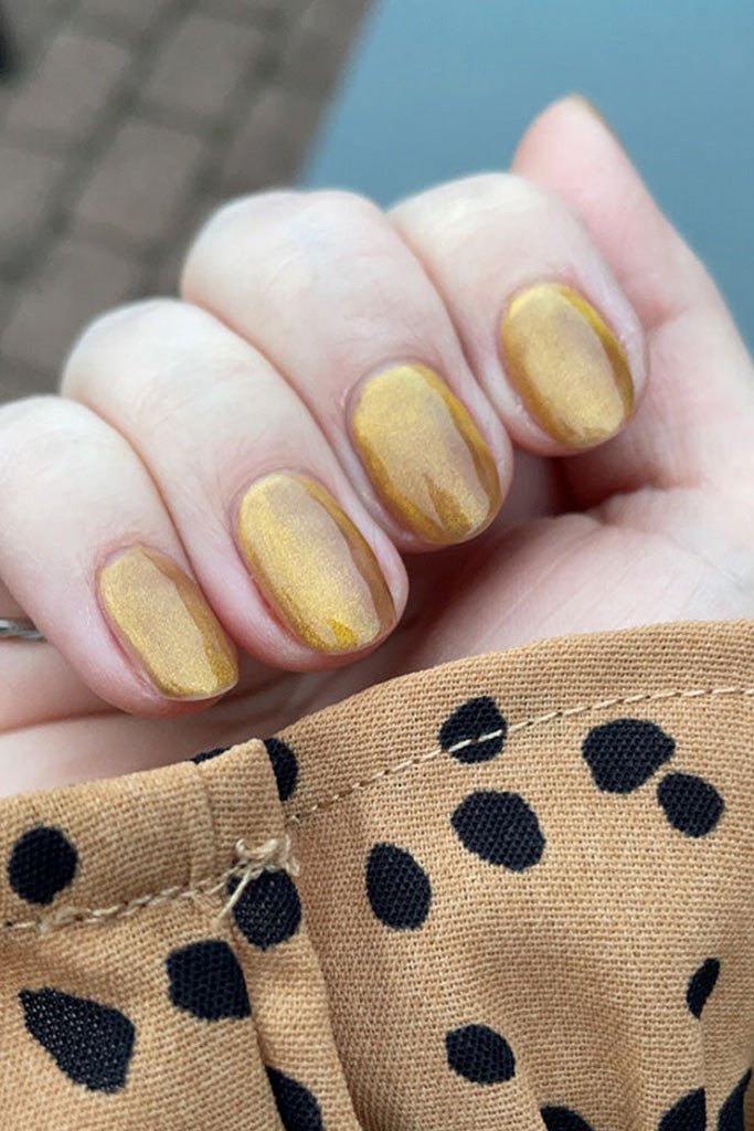 Golden Glow Cat Eye · 321 – Gel Polish Cat Eye by Nailster, image 3