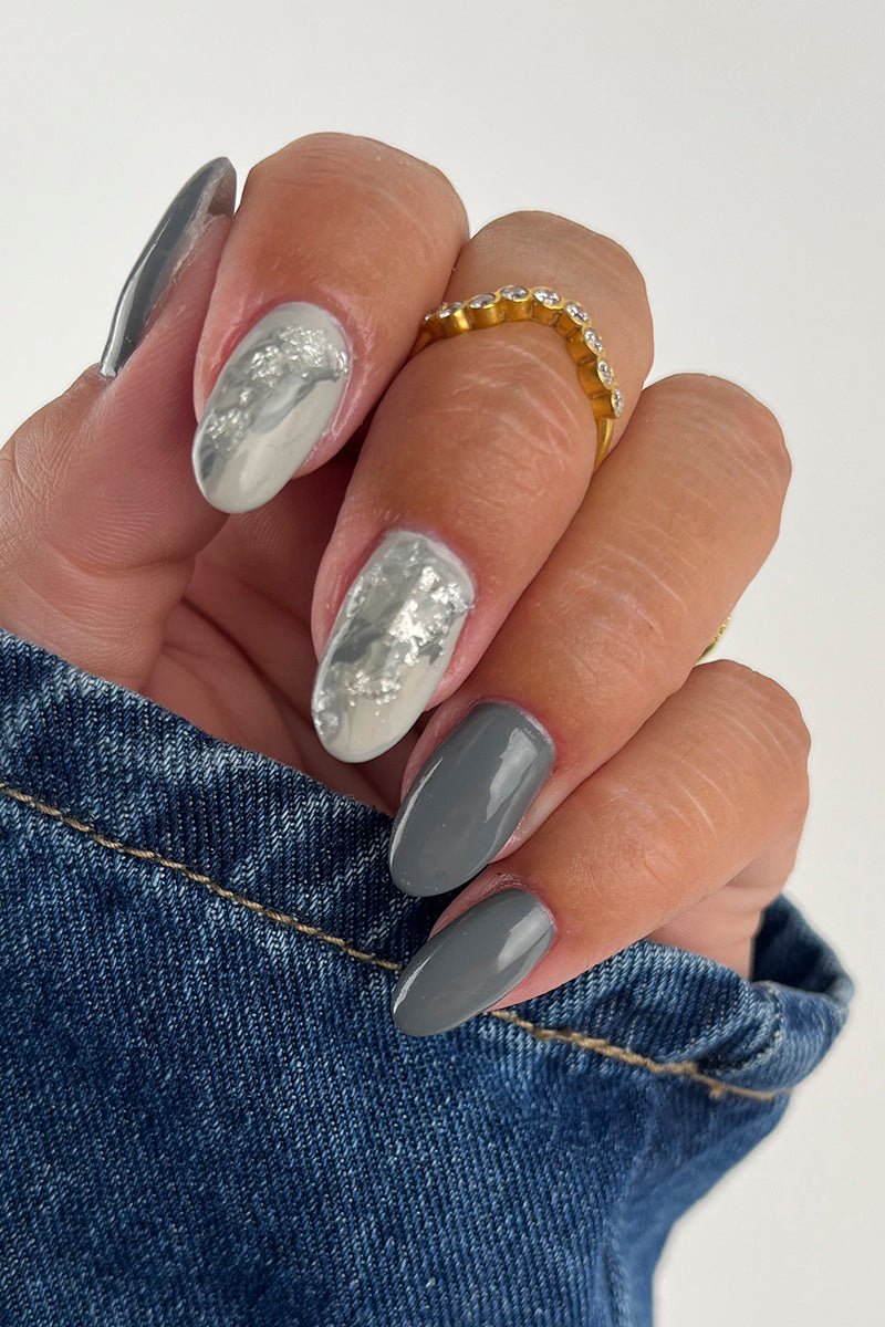 Grey Storm Look | Nailster Denmark