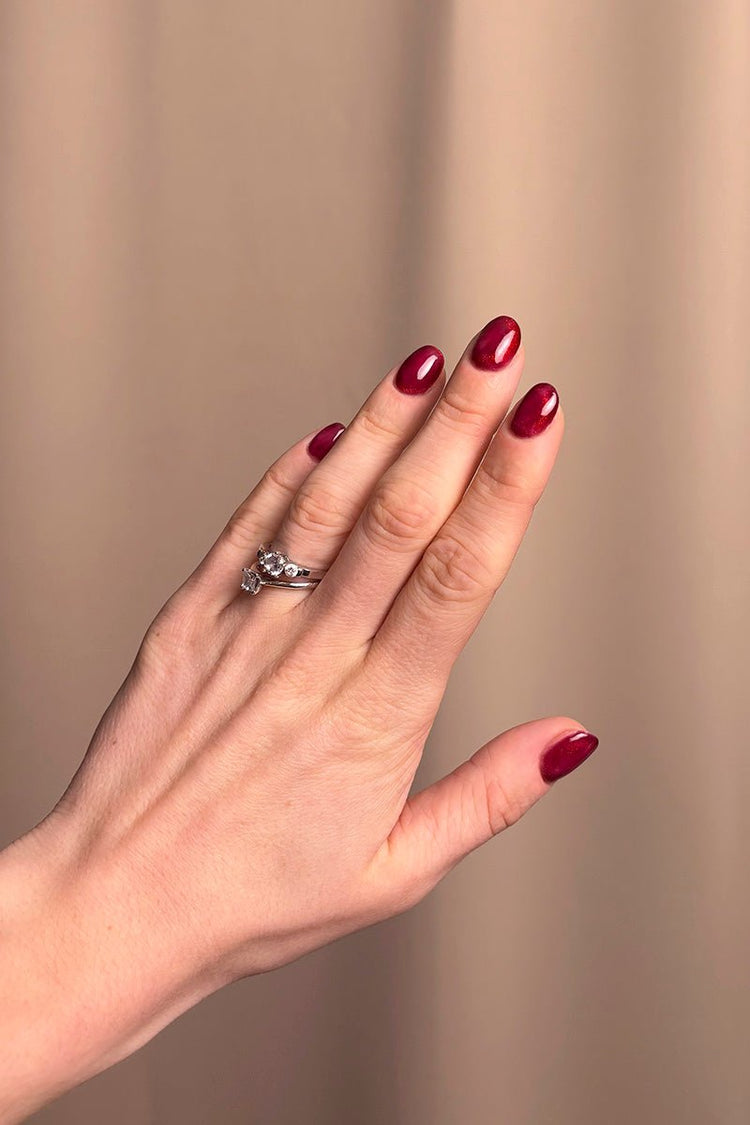 Red Flare Cat Eye · 472 – Gel Polish Cat Eye by Nailster, image 3